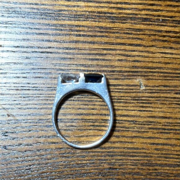 Sterling Silver Vintage Minimalist Ring with Blue and Clear Stones - Picture 7 of 8